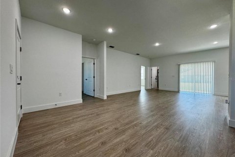House in Ocala, Florida 4 bedrooms, 168.15 sq.m. № 2416274 - photo 6