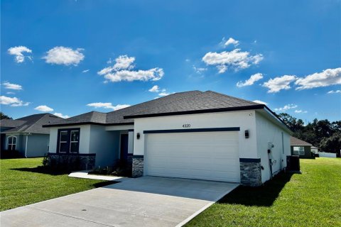 House in Ocala, Florida 4 bedrooms, 168.15 sq.m. № 2416274 - photo 3