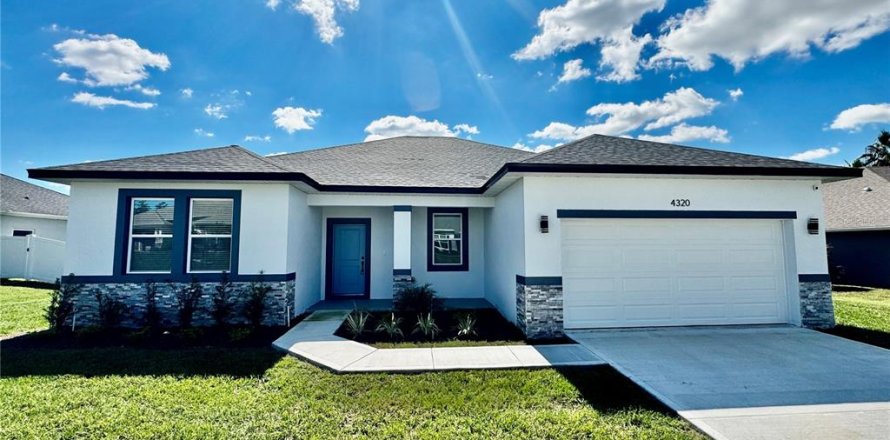 House in Ocala, Florida 4 bedrooms, 168.15 sq.m. № 2416274