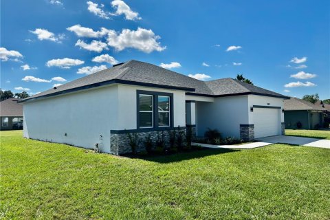 House in Ocala, Florida 4 bedrooms, 168.15 sq.m. № 2416274 - photo 2