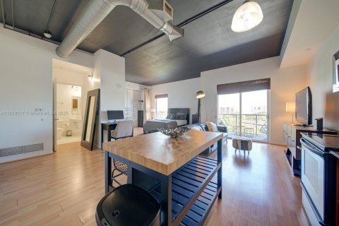 Condominio en venta en Miami, Florida, 1 dormitorio, 64.66 m2 № 1979622 - foto 5