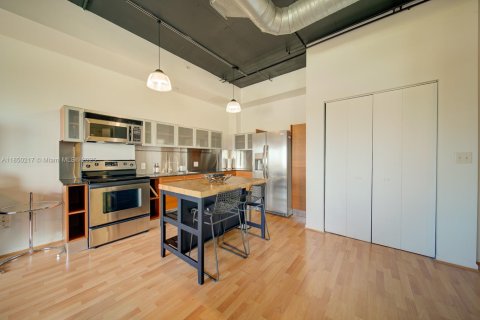 Condominio en venta en Miami, Florida, 1 dormitorio, 64.66 m2 № 1979622 - foto 2