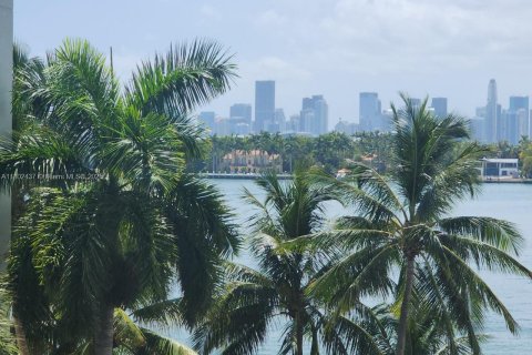 Condominio en alquiler en Miami Beach, Florida, 1 dormitorio, 78.97 m2 № 1688640 - foto 12