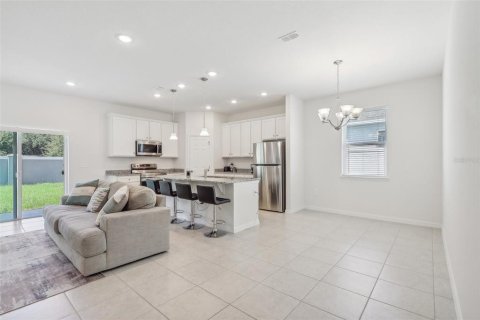 House in Eustis, Florida 4 bedrooms, 185.9 sq.m. № 1827668 - photo 10