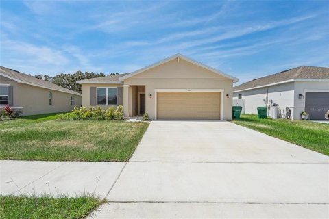 House in Eustis, Florida 4 bedrooms, 185.9 sq.m. № 1827668 - photo 1
