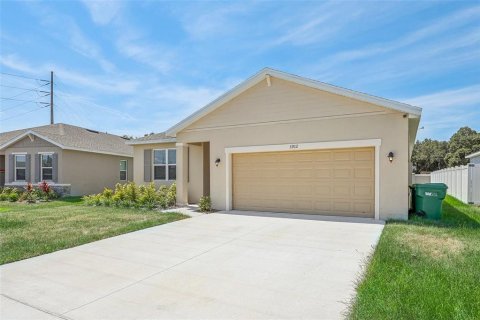 House in Eustis, Florida 4 bedrooms, 185.9 sq.m. № 1827668 - photo 3