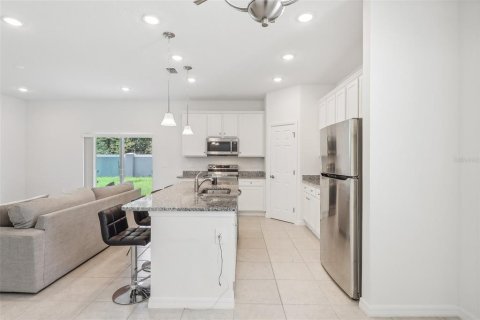 House in Eustis, Florida 4 bedrooms, 185.9 sq.m. № 1827668 - photo 12