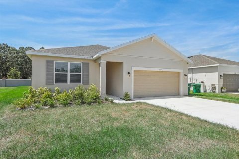 House in Eustis, Florida 4 bedrooms, 185.9 sq.m. № 1827668 - photo 4
