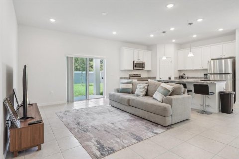 House in Eustis, Florida 4 bedrooms, 185.9 sq.m. № 1827668 - photo 7