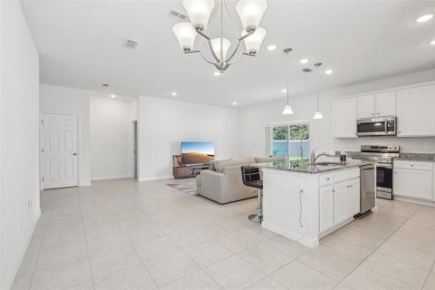 House in Eustis, Florida 4 bedrooms, 185.9 sq.m. № 1827668 - photo 11