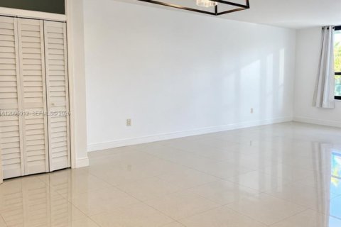 Copropriété à louer à Bal Harbour, Floride: 1 chambre, 94.3 m2 № 2385089 - photo 6