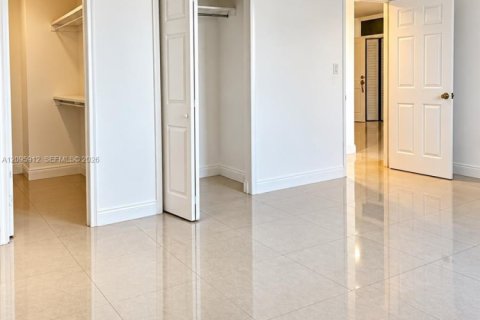 Copropriété à louer à Bal Harbour, Floride: 1 chambre, 94.3 m2 № 2385089 - photo 5