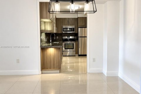 Copropriété à louer à Bal Harbour, Floride: 1 chambre, 94.3 m2 № 2385089 - photo 2