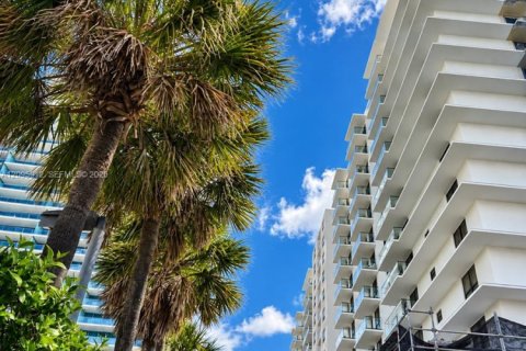 Copropriété à louer à Bal Harbour, Floride: 1 chambre, 94.3 m2 № 2385089 - photo 8