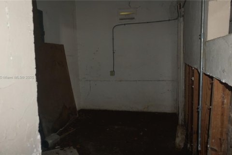 Купить коммерческую недвижимость в Майами, Флорида № 1704825 - фото 13