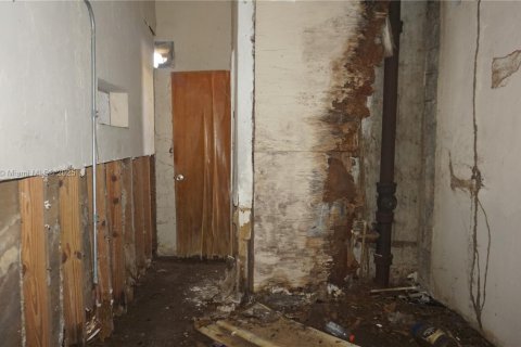 Купить коммерческую недвижимость в Майами, Флорида № 1704825 - фото 10