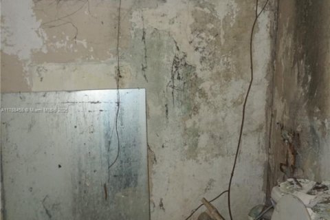 Купить коммерческую недвижимость в Майами, Флорида № 1704825 - фото 12