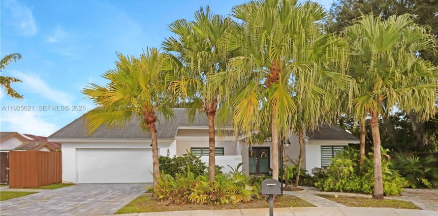 Casa en Miami, Florida 3 dormitorios, 170.38 m2 № 1983515