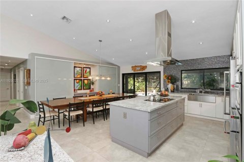 Casa en venta en Miami, Florida, 3 dormitorios, 170.38 m2 № 1983515 - foto 11