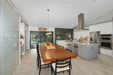 Casa en venta en Miami, Florida, 3 dormitorios, 170.38 m2 № 1983515 - foto 10