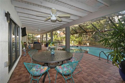Casa en venta en Miami, Florida, 3 dormitorios, 170.38 m2 № 1983515 - foto 30