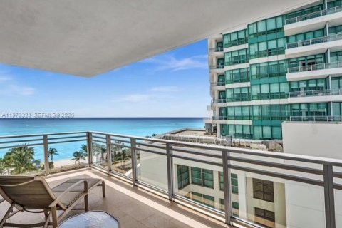 Condominio en alquiler en Hollywood, Florida, 3 dormitorios, 257.99 m2 № 2079255 - foto 16