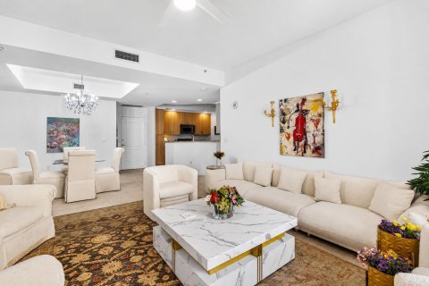 Condo in West Palm Beach, Florida, 2 bedrooms № 2243526 - photo 3