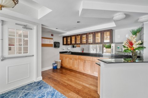 Condo in West Palm Beach, Florida, 2 bedrooms № 2243526 - photo 25