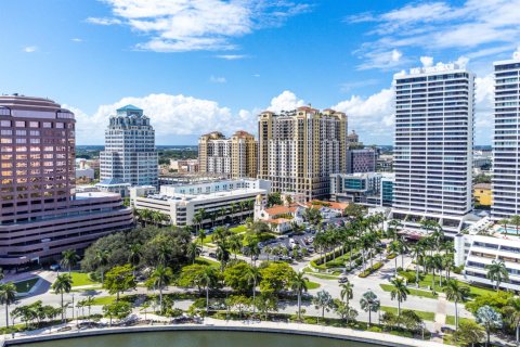Condo in West Palm Beach, Florida, 2 bedrooms № 2243526 - photo 21