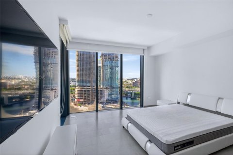 Condo in Miami, Florida, 2 bedrooms  № 2026228 - photo 14