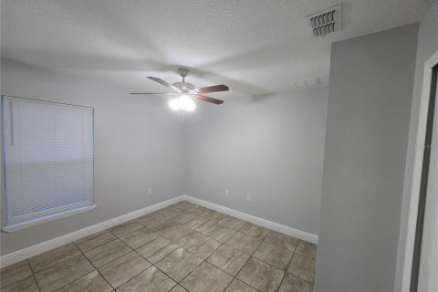 House in Poinciana, Florida 4 bedrooms, 155.05 sq.m. № 2285114 - photo 7