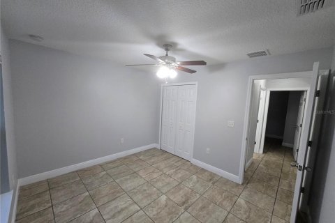 House in Poinciana, Florida 4 bedrooms, 155.05 sq.m. № 2285114 - photo 18