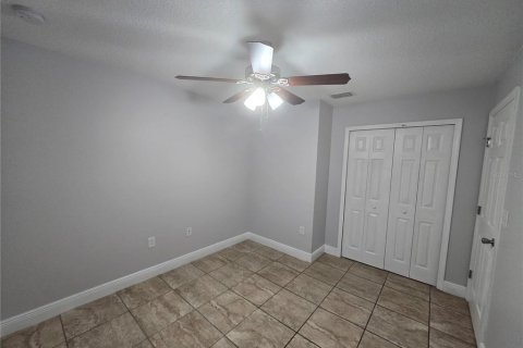 House in Poinciana, Florida 4 bedrooms, 155.05 sq.m. № 2285114 - photo 8