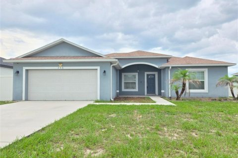 House in Poinciana, Florida 4 bedrooms, 155.05 sq.m. № 2285114