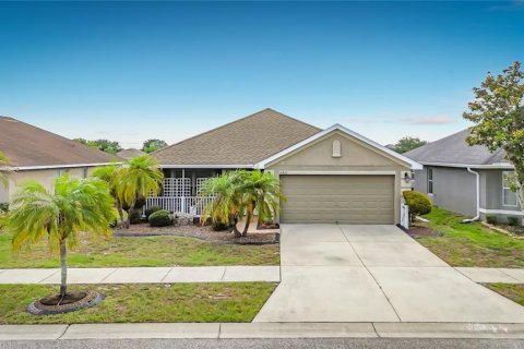 House in Wimauma, Florida 3 bedrooms, 181.62 sq.m. № 2110588