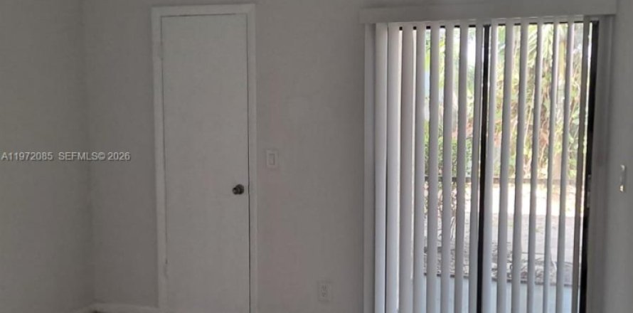 Apartment in Coral Springs, Florida 2 bedrooms, 88.26 sq.m. № 2042288