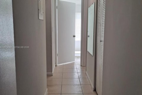 Apartment in Coral Springs, Florida 2 bedrooms, 88.26 sq.m. № 2042288 - photo 2