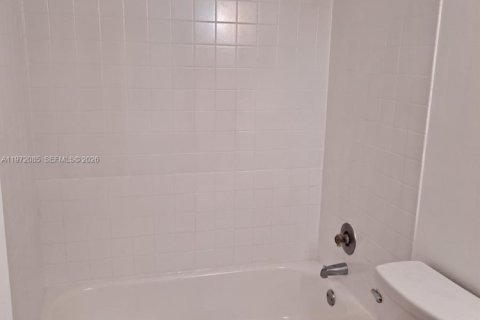 Apartment in Coral Springs, Florida 2 bedrooms, 88.26 sq.m. № 2042288 - photo 9