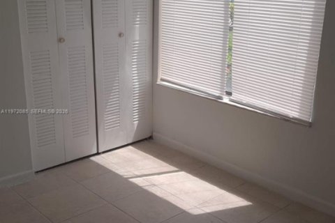 Apartment in Coral Springs, Florida 2 bedrooms, 88.26 sq.m. № 2042288 - photo 3