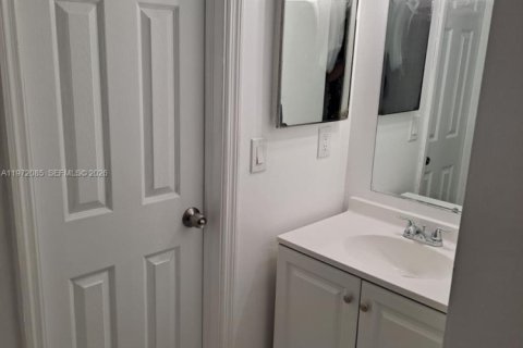 Apartment in Coral Springs, Florida 2 bedrooms, 88.26 sq.m. № 2042288 - photo 11