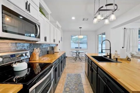 Villa ou maison à louer à Clermont, Floride: 5 chambres, 293.11 m2 № 2383760 - photo 14