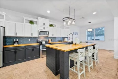 Villa ou maison à louer à Clermont, Floride: 5 chambres, 293.11 m2 № 2383760 - photo 12