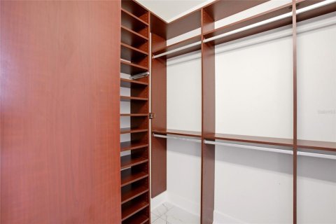 Condo in Sarasota, Florida, 2 bedrooms № 2258637 - photo 20