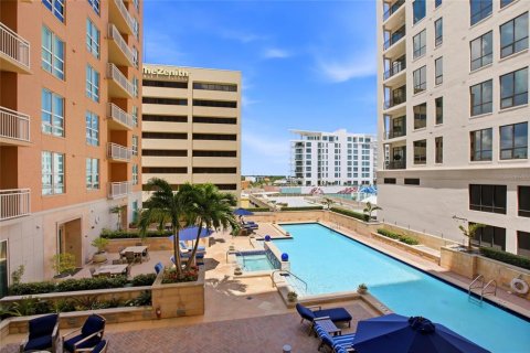 Condo in Sarasota, Florida, 2 bedrooms № 2258637 - photo 27
