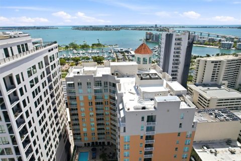 Condo in Sarasota, Florida, 2 bedrooms № 2258637 - photo 30