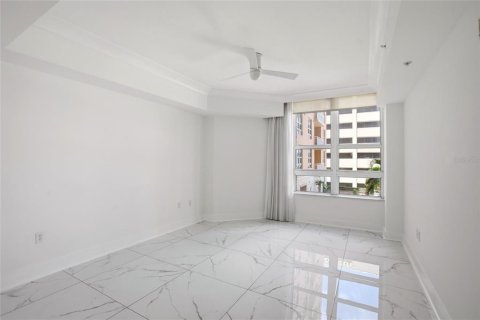 Condo in Sarasota, Florida, 2 bedrooms № 2258637 - photo 17