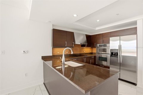 Condo in Sarasota, Florida, 2 bedrooms № 2258637 - photo 7