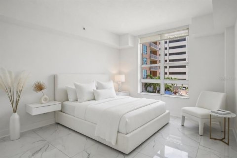 Condo in Sarasota, Florida, 2 bedrooms № 2258637 - photo 3