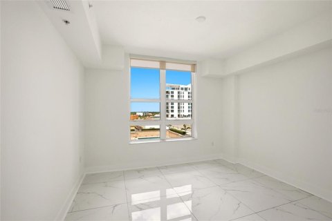 Condo in Sarasota, Florida, 2 bedrooms № 2258637 - photo 10