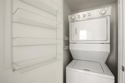 Condo in Sarasota, Florida, 2 bedrooms № 2258637 - photo 25